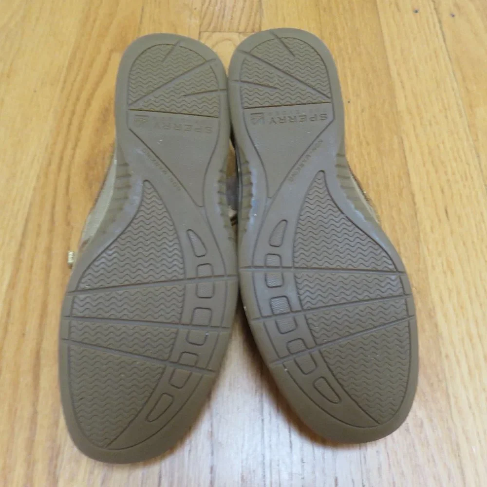 CLEARANCE- Sperry Top-Sider Tan and gold boat shoes size 7.5